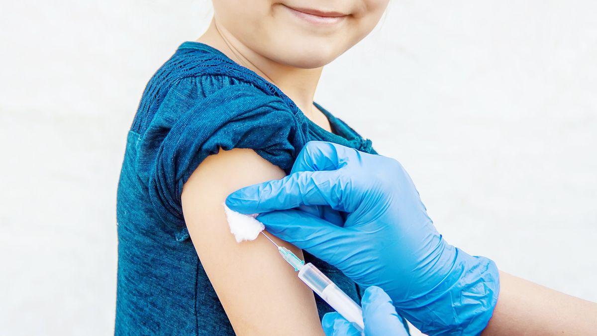 Vakcíny pro děti budou státy EU dostávat od prosince, tvrdí německý ministr
